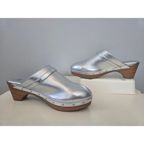 Gap Silver Metallic Faux Leather Clogs Women’s 8 Wood Heel Mules Retro Y2K - Picture 2 of 11